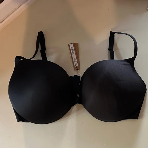 SKIMS Ultimate Push-up Plunge Bra - Picture 1 of 2